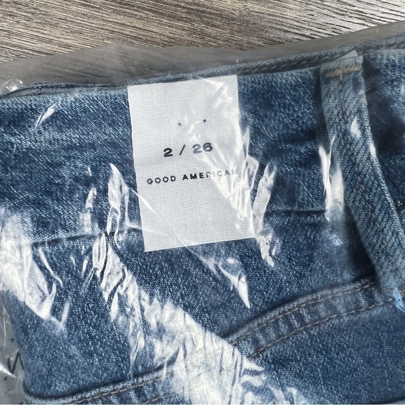 Good American NWT Good Classic Raw Hem Jeans Blue Denim Sz 2/26 Stretchy Frayed - Picture 5 of 7